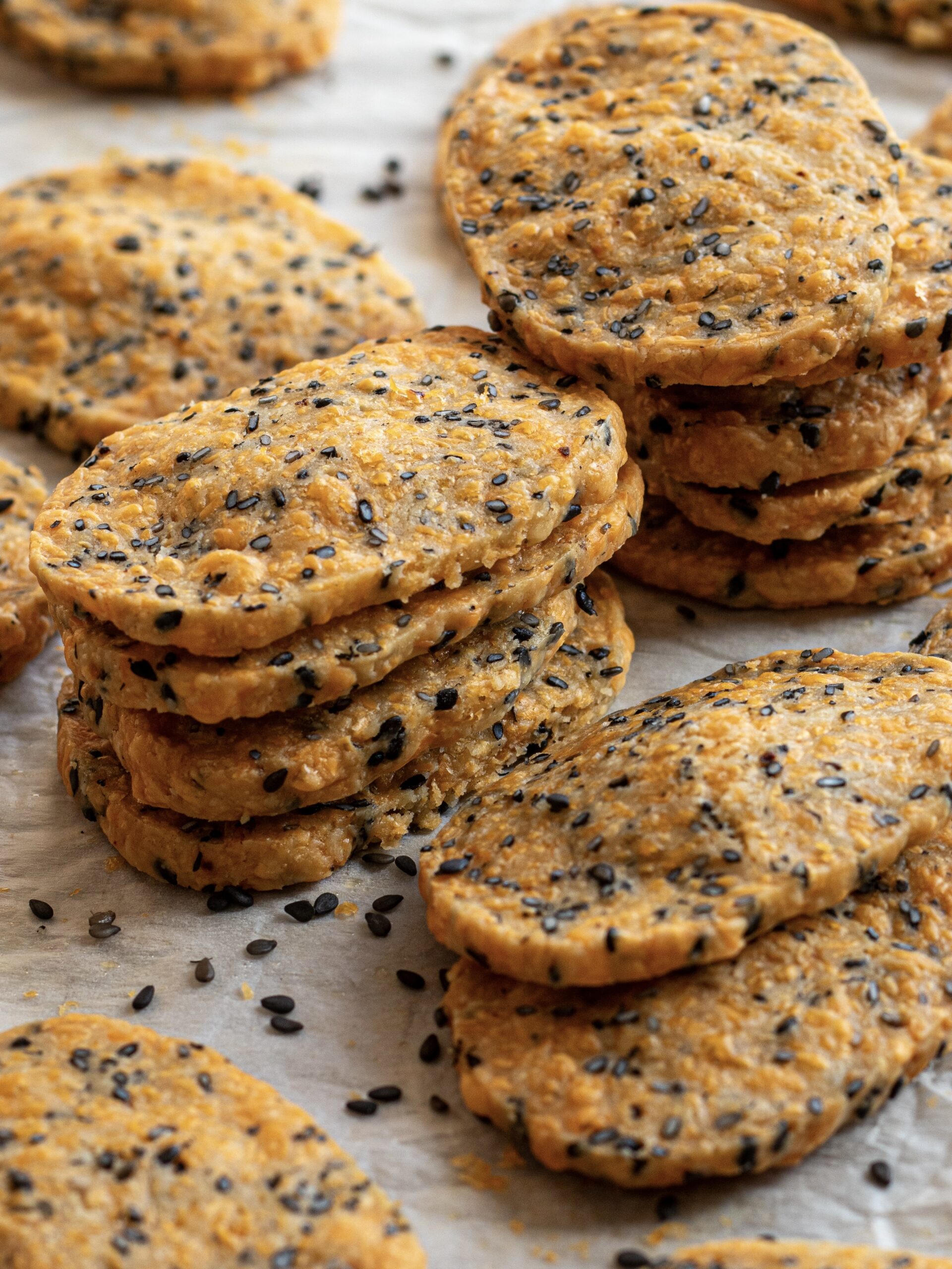 Biscuits apéro maison au fromage et graines de sésame 1 IMG 5902