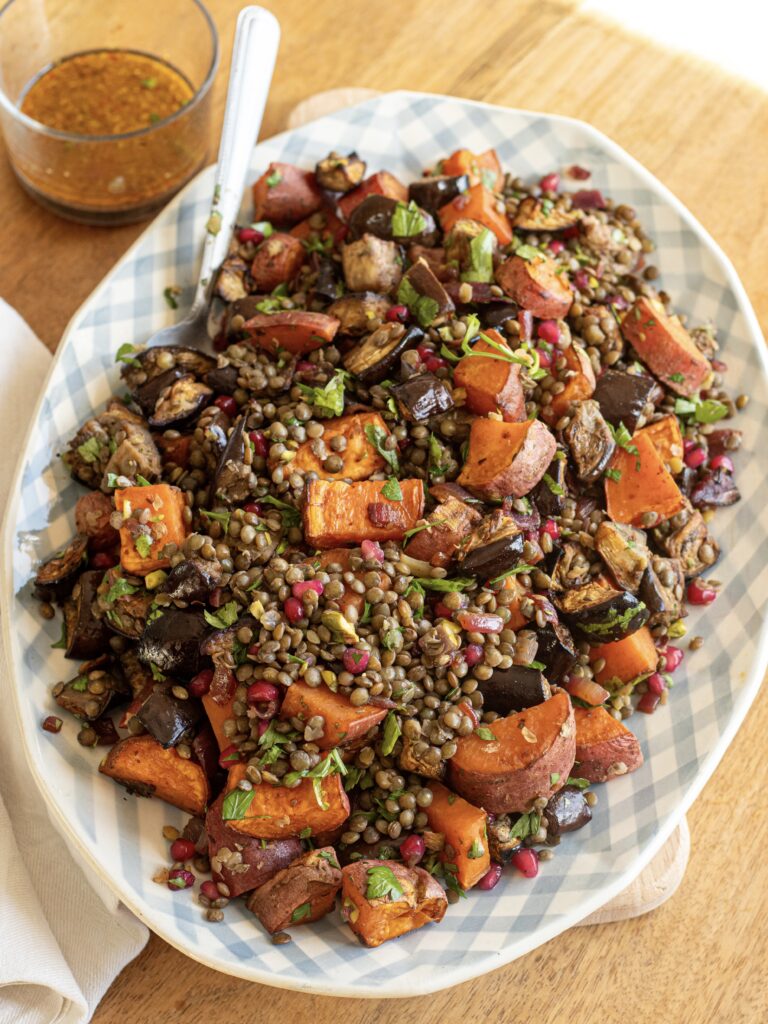 Salade de lentilles, patates douces et aubergines rôties : le plat complet qui a tout bon 6 IMG 2075